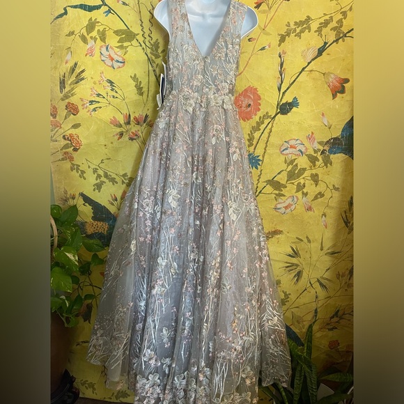 MAC DUGGAL Embroidered Floral Ball Gown - Picture 6 of 7